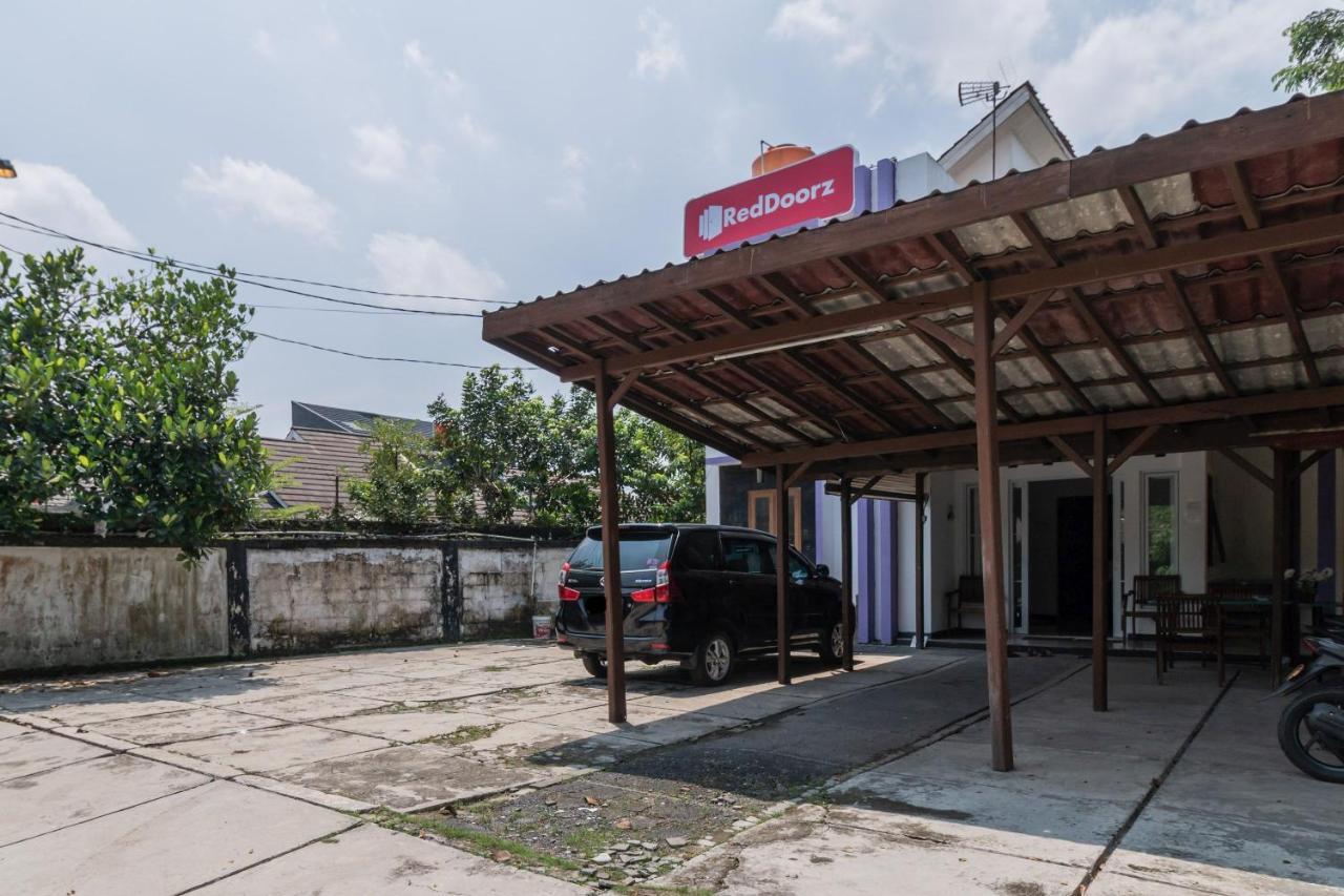 Reddoorz Near Terminal Bubulak Bogor Hotel Exterior photo